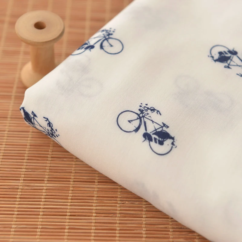 Бежевый маленький велосипед хлопок шелк маленькая рубашка платье детская одежда из ткани нарядная скатерть ткань