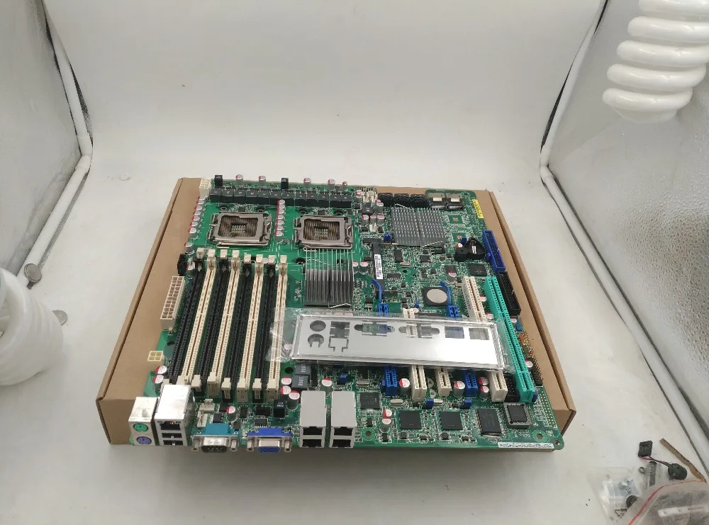 

original Used Server motherboard For Asus DSEB-DG Socket 771 Maximum 8*DDR2 64GB 8xSATAII ATX