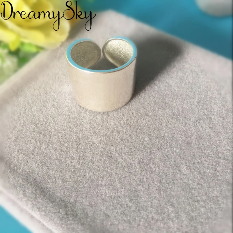 

Luxury Vintage Punk 925 Sterling Silver Big Smooth Rings For Women Wedding Statement Finger Ring Anillos Anelli Bijoux