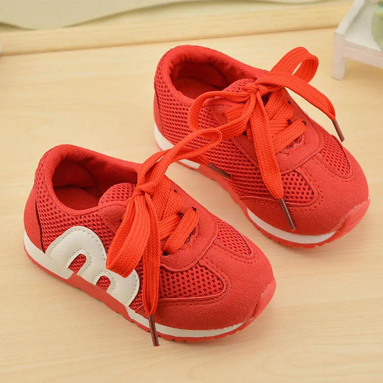 Детская сетчатая обувь; спортивная обувь для мальчиков и девочек; Нескользящие Детские кроссовки для малыша с очень мягкой подошвой - Цвет: Красный