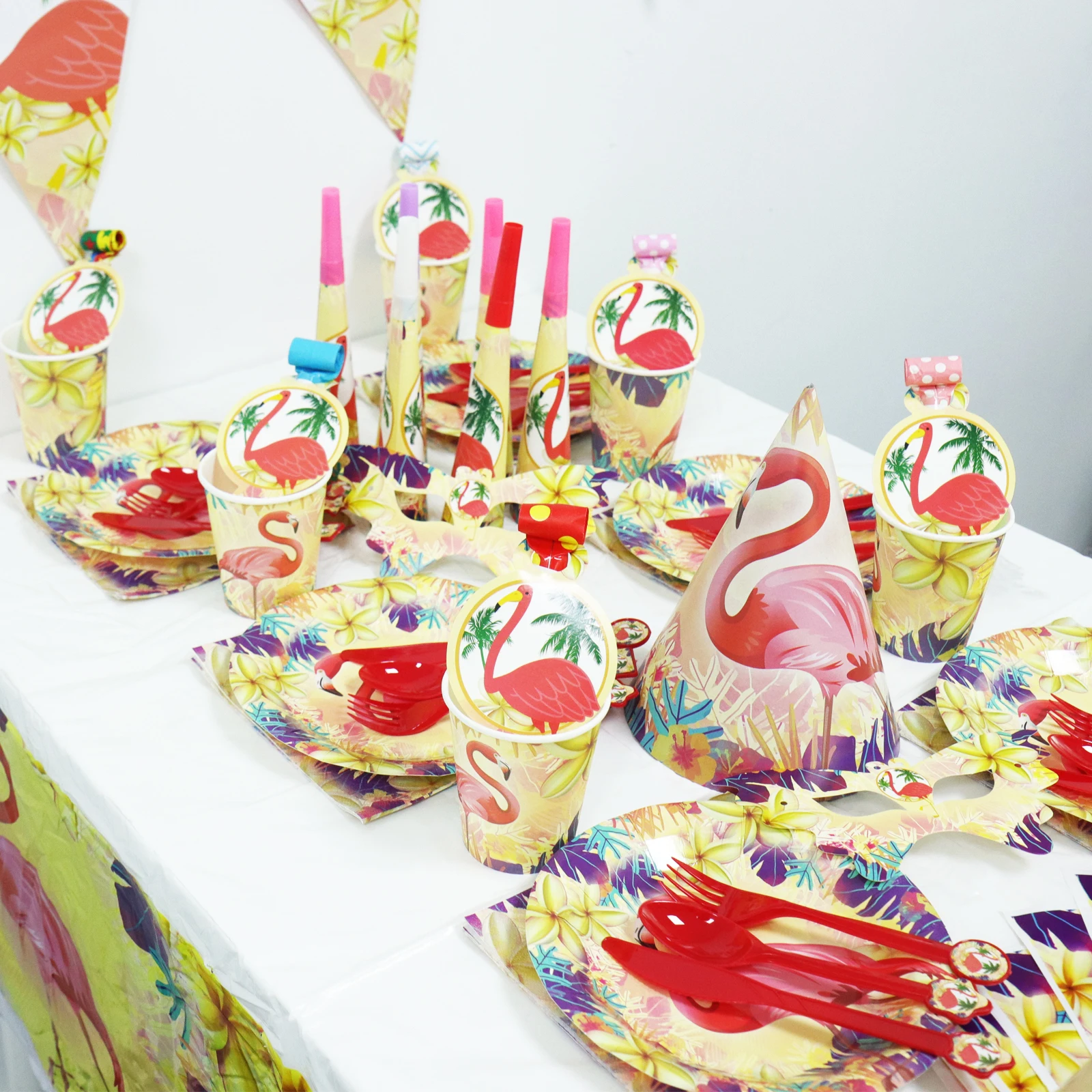 

Flamingo Theme Set Props 1pcs Tablecloth+6pcs Paper Mask+6pcs Paper Banner for Kids Birthday Party Table Decoration Supplies