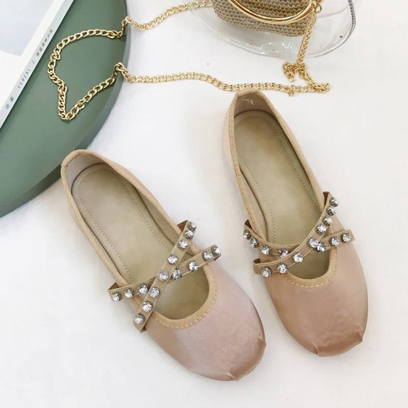 Boussac роскошные стразы Женская обувь на плоской подошве Элегантная Шелковая обувь на плоской подошве для Для женщин круглый носок с украшением в виде кристаллов обувь для вечеринок SWA0105
