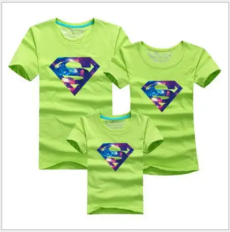 Г. летняя стильная футболка хлопковая толстовка с суперменом семейная одежда Одинаковая одежда для мамы и дочки Костюмы Для Отца и Сына - Цвет: green