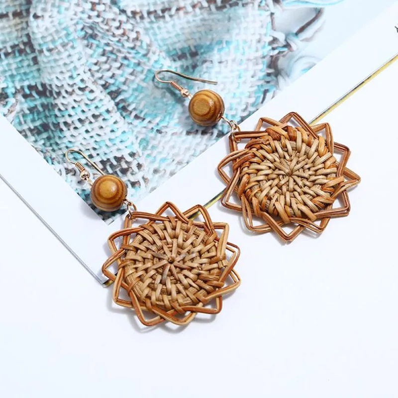 YAOLOGE Wooden Straw Weave Rattan Knit Vine Flowers Earrings For Women Hollow Flora African Woman Wooden Pendant Earrings 2019 4
