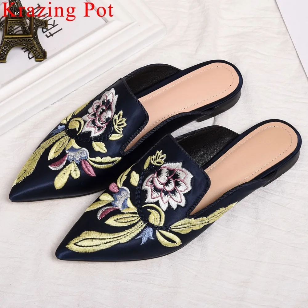 

Krazing Pot comfortable satin colorful oriental flower embroidery slip on mules pointed toe ethnic style big size slippers L55