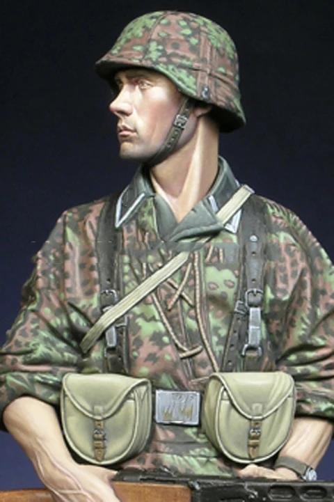

1/16 Resin Figure Building Kit Soldier standing