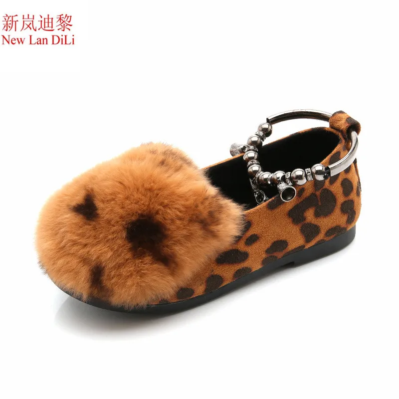الربيع الخريف فتاة جديدة الأحذية الحلو لطيف الفراء حذاء الأميرة مطرز في كبيرة الطفل الترفيه البازلاء أحذية الأطفال من جلد الغزال حذاء مسطح