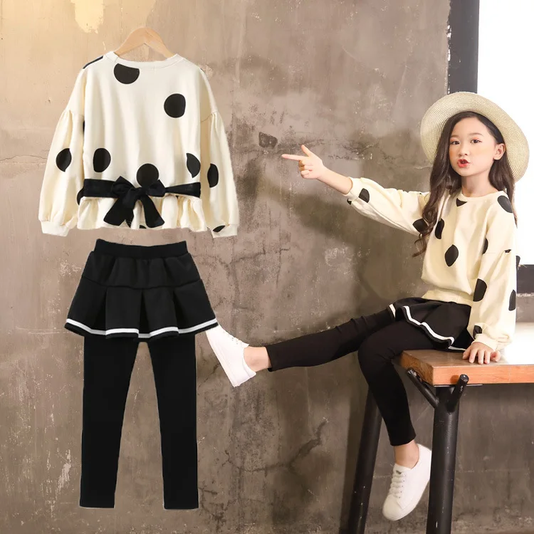 

Girls Suit Spring and Autumn 2018 New Fashion Big Children Polka Dot Bow Pleated Shirt + Leggings Skirt Two-piece