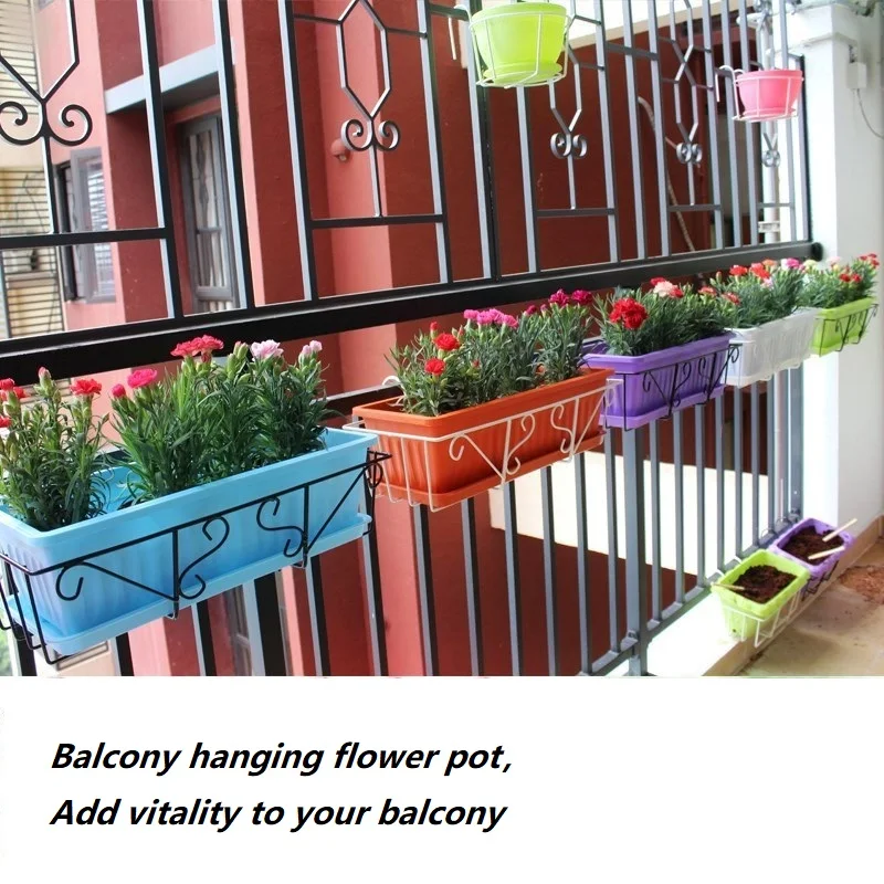 Balconyplantingpotholderwithflowertroughwroughtironhanging