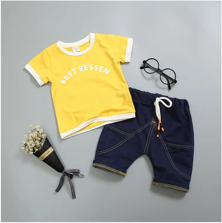 Комплект одежды для маленьких мальчиков и девочек; летняя повседневная детская одежда из хлопка; рубашка с надписью+ штаны; комплект одежды для маленьких детей