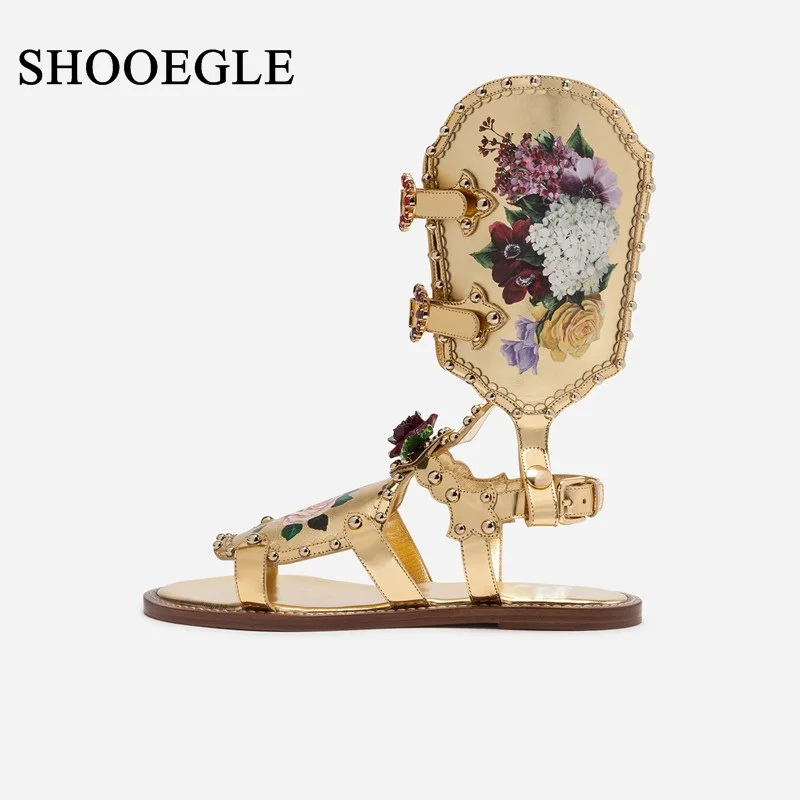 

Luxury Designer Shoes Women Flower Print Flat Sandals Rivets Studded Buckle Strap Sandal Boots Fashion Rome Style Summer Shoes