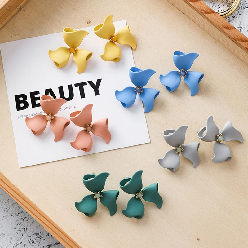 

AOMU S925 Sterling Silver Pin Fashion Acrylic Resin Irregular Petal Flower Stud Earrings for Women Party Wedding Beach Jewelry