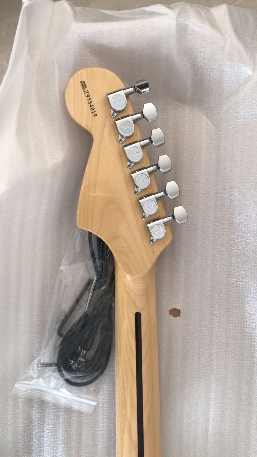 Wholesale New STR Yngwie Malmsteen Electric Guitar With Scallop Fingerboard In Cream Top Quality 180329