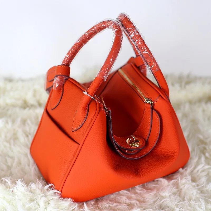جديد وصول 2018 جلد طبيعي حقائب النساء خمر وسادة جلد البقر حقيبة يد السيدات الصلبة عارضة صغيرة Crossbody حقيبة كتف جديد وصول 2018 جلد طبيعي حقائب النساء خمر وسادة جلد البقر حقيبة يد السيدات الصلبة عارضة صغيرة Crossbody حقيبة كتف