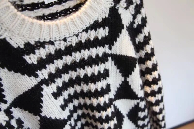 autumn and winter Thick needle black and white geometric woolen mohair sweater