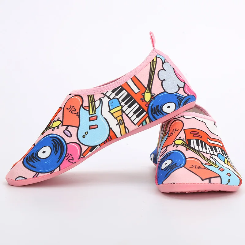 Summer Light Water Shoes Boys Girls Print Beach Shoes Non-Slip Swimming Sneaker Seaside Socks for Kids Barefoot Skin Care Shoes
