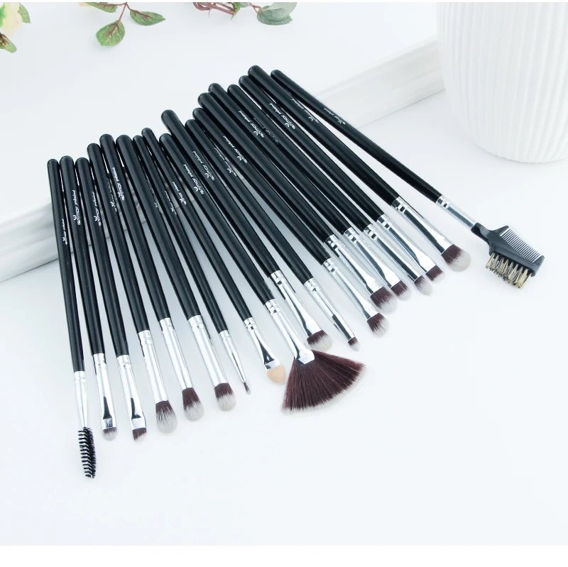 makeup brushes (2)
