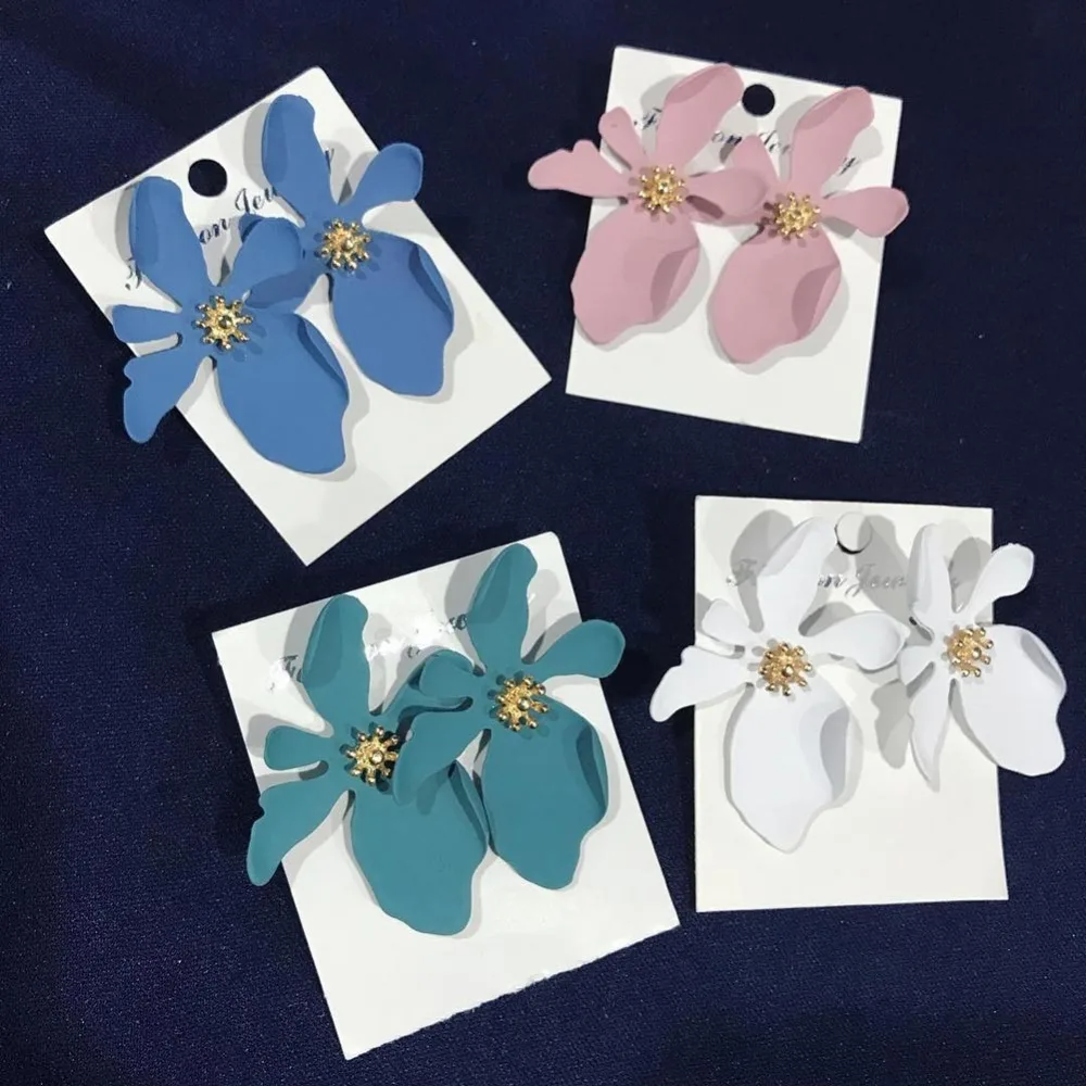 

Girlgo Korean Flower Colorful Stud Earrings for Women Bohemia Fashion Cute Luxury Statement Earrings Jewelry Girl Gift Wholesale