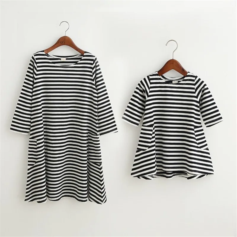 Vestido a juego a rayas para madre e hija, Moda para madre e hija, moda para pareja, trajes familiares para niñas pequeñas