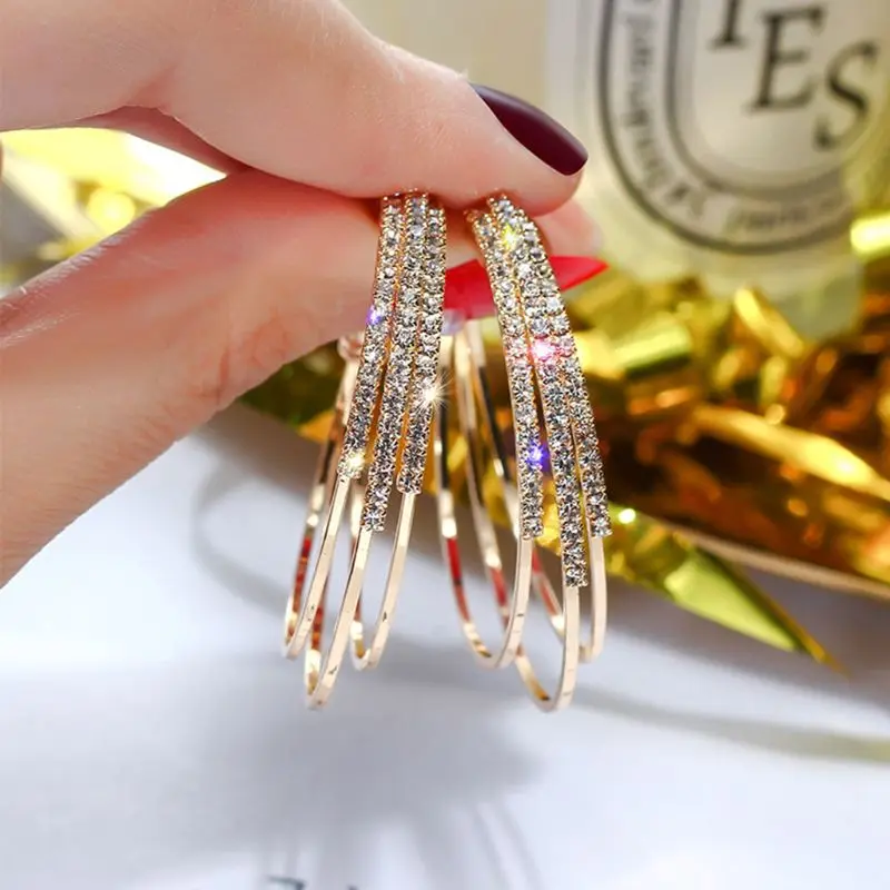 

1 PC Fashion Women Earrings Exaggerated Geometric Circle Earring Temperament Wild C-shaped Shine Ear Pendant Jewelry