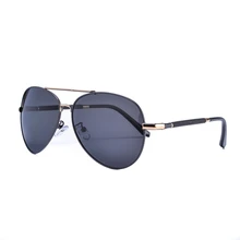 Verano Nueva Coated gafas de Sol Hombres Polarizados UV400 Lente Oval Estilo Piloto Gafas Marco de Aleación de Gafas Gafas de Sol Gafas Masculino
