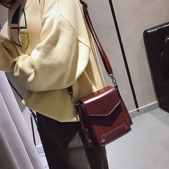 

Hot Selling Korean Style Rivet Crossbody Single Shoulder Bag with Chain for Travel Shopping -B5