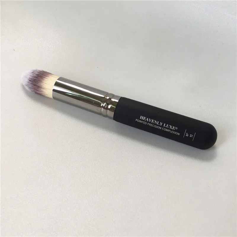 It Cosmetics Heavenly Luxe Pointed Precision Complexion Brush #11 _ 2