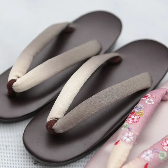 Charming 2017 Summer Women Sandals Japanese Clogs Geta Wooden Slippers Cosplay Women Bench Geta 
