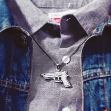 New Fashion Men’s Machine Gun Pistol Pendant Necklace Vintage Gold Plated Stainless Steel Hip Hop Necklace Jewelry Long Chain
