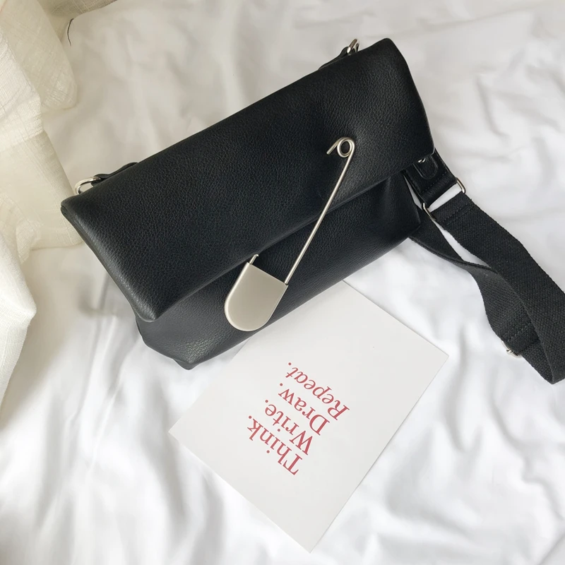 Трендовая дизайнерская Складная женская сумка-конверт из искусственной кожи с большой булавкой, сумка-мессенджер через плечо, Женская Повседневная сумка на плечо