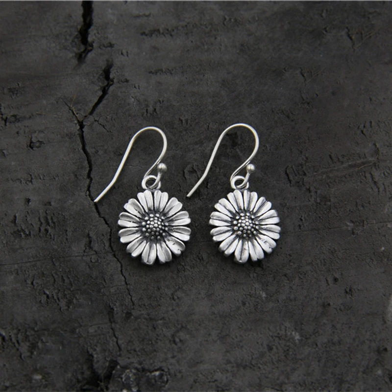

S925 sterling silver female models cute sunflower earrings Thai silver small daisy ear hook ear jewelry gifts