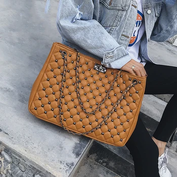 

Women's shoulder bag Riveting Lingge bag 2020 new fashion wild chain bag female bag Messenger large capacity high quality