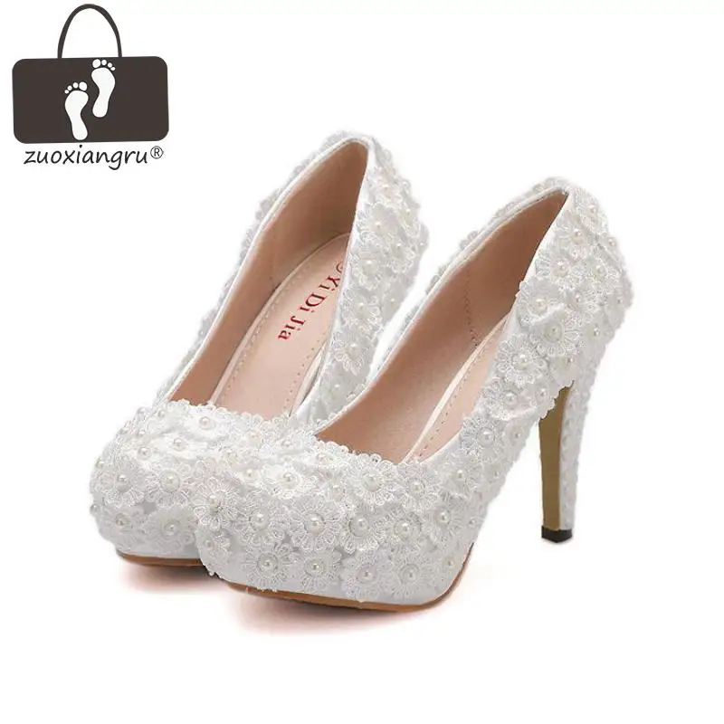 

Small Flower White Lace Women Wedding Shoes With Matching Bags Bridal 10cm Clear Heel Pumps Pointed Toe Strange Heel Woman Shoe