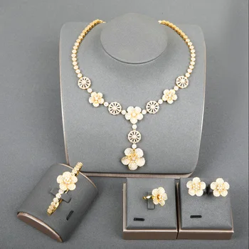 

Dazz Luxury Dubai Gold Color Flower Fine Zircon Pendant Jewelry Set Necklace Earrings Ring Bangle Women Party Wedding Gifts 2019