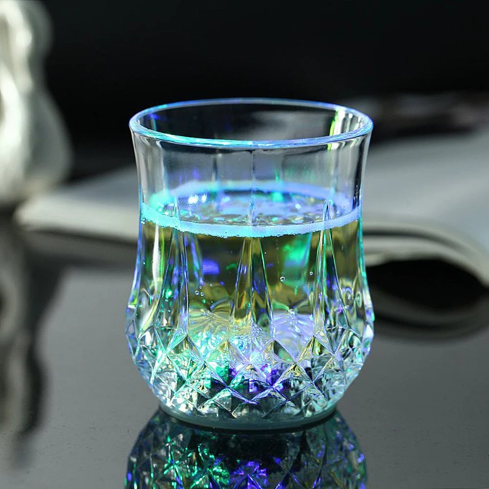 Пивная светодио дный стеклянная светодиодная Автоматическая мигающая чашка, светящаяся кружка вина пивное стекло виски выстрел напиток чашка для рождественской вечеринки набор для барменов