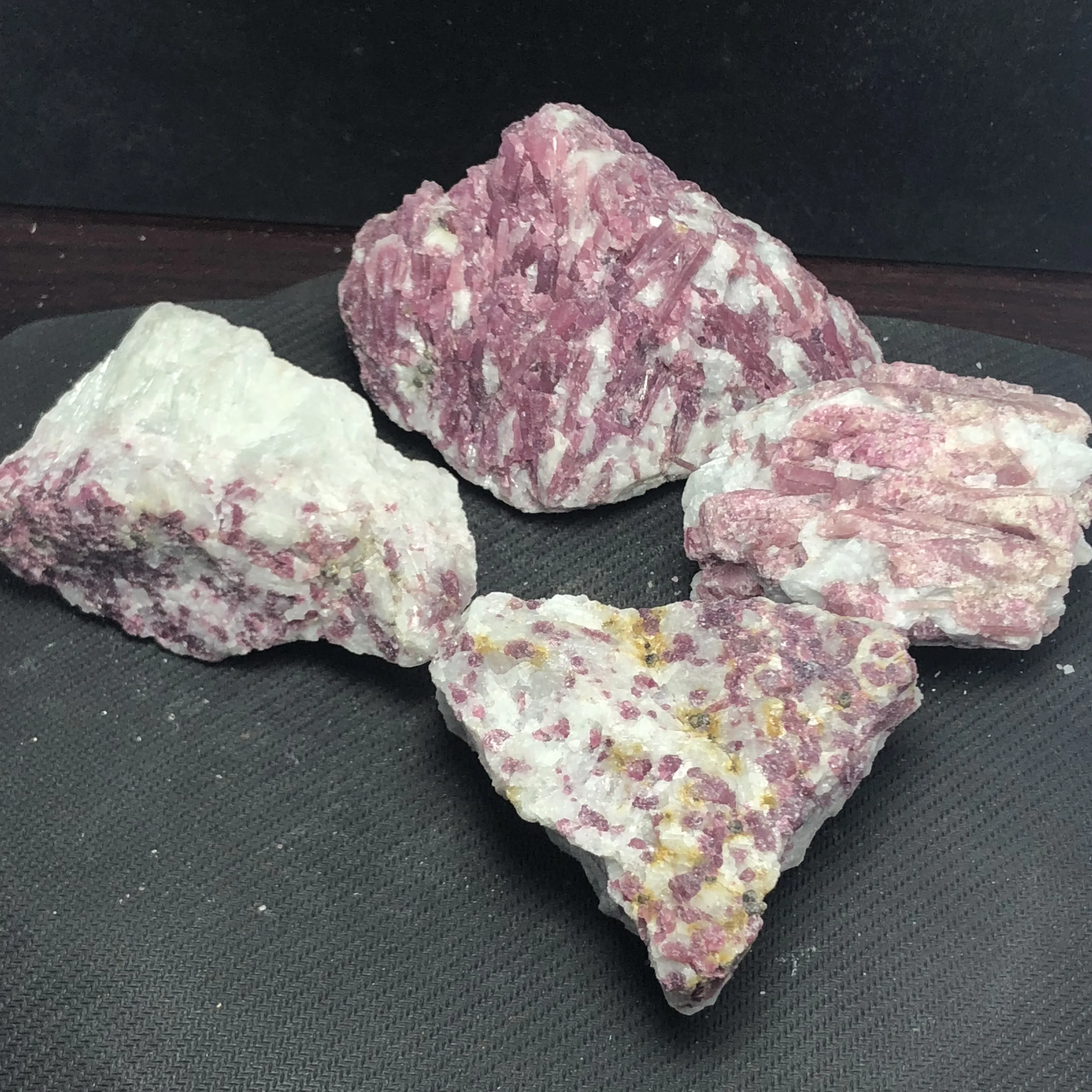 

1PC Natural red tourmaline stone rubellite stones crystal specimens