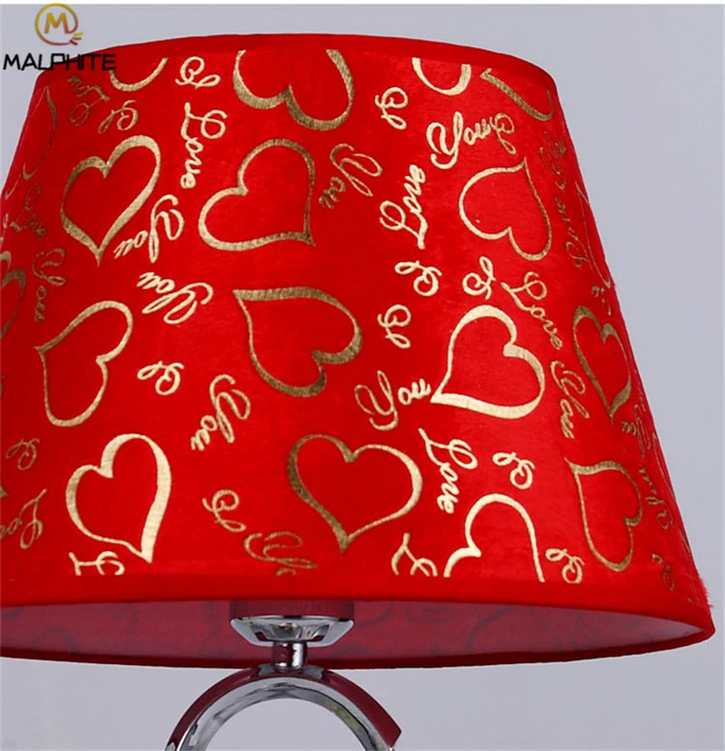 Северные часы спальня настольная лампа красный оттенок ткани Свадебный номер спальня прикроватный деко Настольные светильники