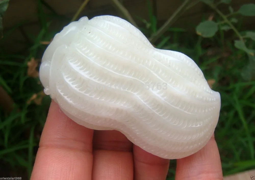 

xiuli 0014849 100% Natural Grade A Sinkiang Nephrite Hand-carved Peanut Pendant