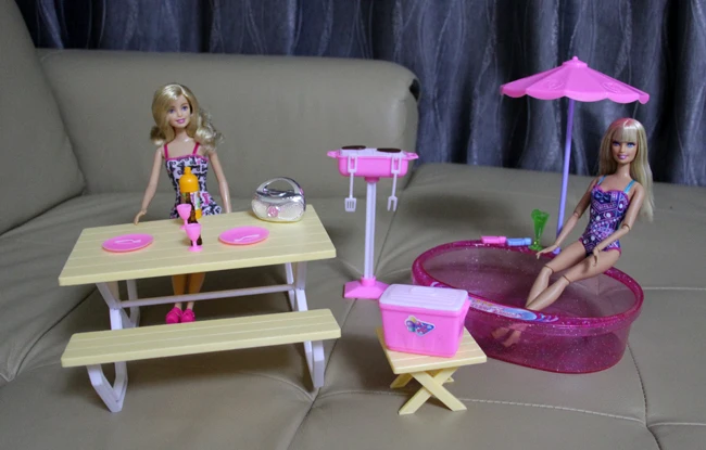 corner barbie house