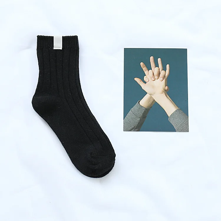 Новые свободные носки в стиле ретро Харадзюку для женщин и девочек классические зимние однотонные корейские белые носки без пятки - Цвет: black