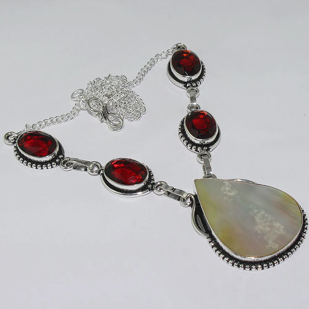 

Mother Of Pearls & Garnets Necklace Silver Overlay over Copper , 48.5 cm, N2149