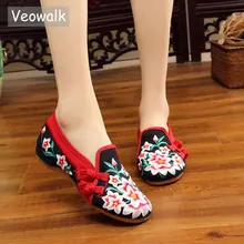 Veowalk/Новинка; женская обувь на плоской подошве ручной работы без застежки; повседневная обувь из хлопка; удобная женская хлопковая обувь с вышивкой в виде красных цветов в стиле «Старый Пекин»