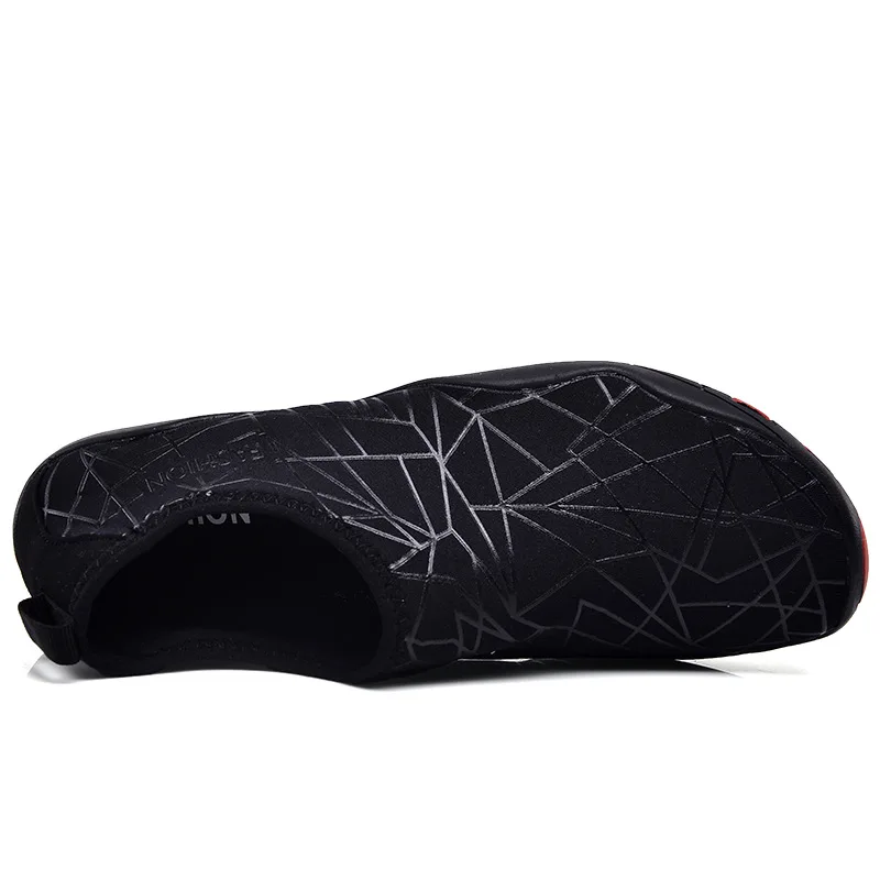 تنفس الصيف جديد أكوا المنبع أحذية الرجال النساء صنادل شاطئ الغوص سباحة التزحلق المياه الجوارب المطبوعة تنيس رياضة رياضية