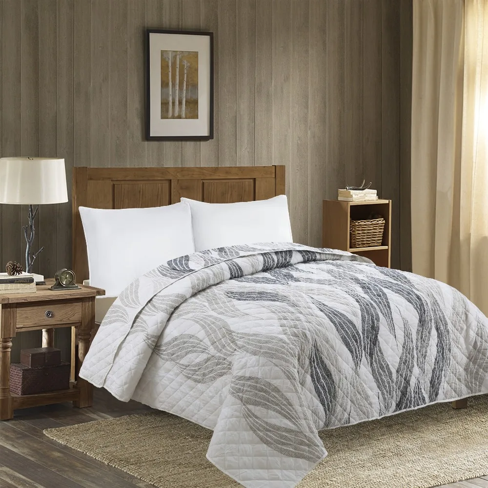 

1PCS loverly elegant European quited printed fashion cubrecama/coverlet/ bedspread quilt/summer Duvet Quilt