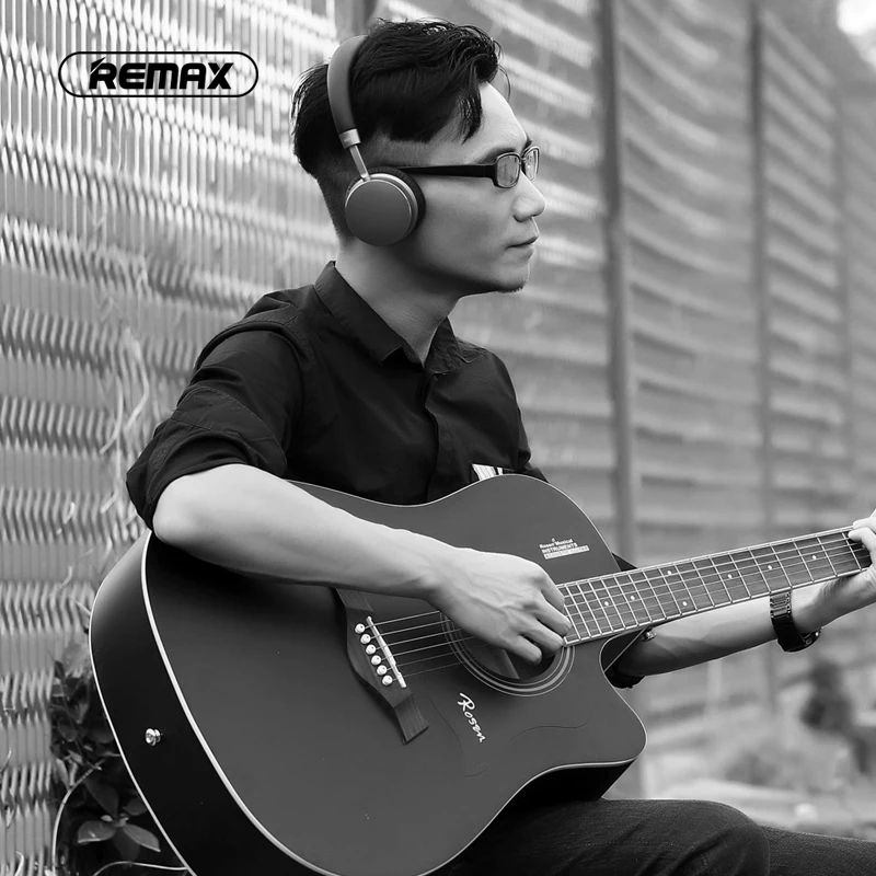 

2018 New hot high-quality headphones Remax 520H Bluetooth4.2 headset HIFI music style Support audio in-put free shipping