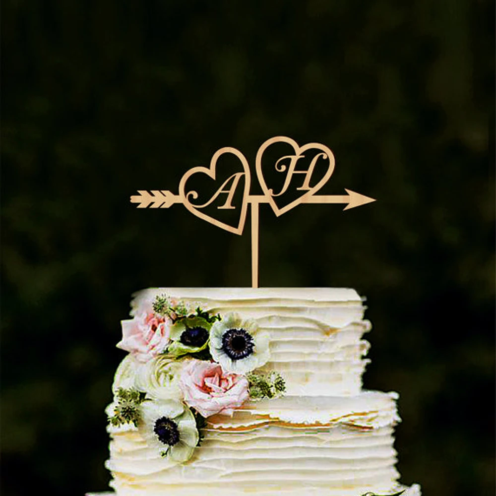 boda amor todos los colores. Diseñado A Mano Alambre Cake Topper flecha corazón iniciales