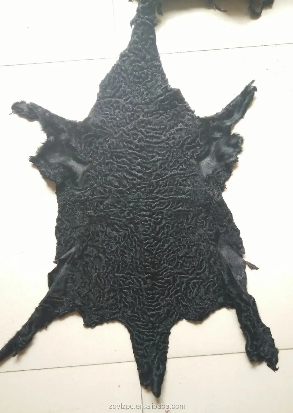 Wholesale price Karakul lamb fur pelt high quality dyed color real karakul Lamb Skin  (1).jpg