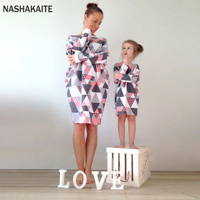 

Mommy and me clothes Fall Winter Geometric Plaid Bandage Hoodies Dress Sweatshirt Family matching clothes Roupa mae e filha
