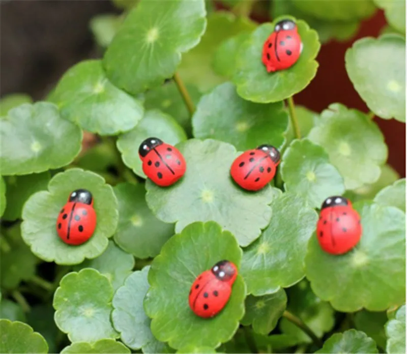 

Mini Wooden Ladybug Sponge Stickers Mini Fridge Magnets For Scrapbooking Micro Landscape Decor 10 pcs/bag 10*13mm