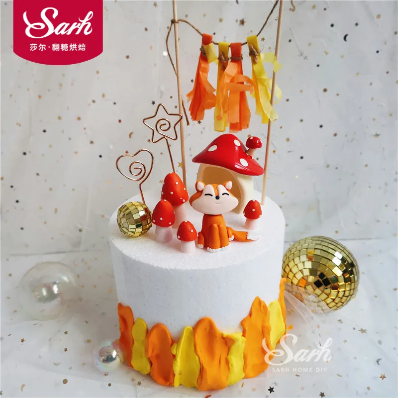 

Sitting Fox Mushrooms House Cake Toppers Boy Girl Birthday Dessert Decoration for Children's Day Party Supplies Lovely Gifts